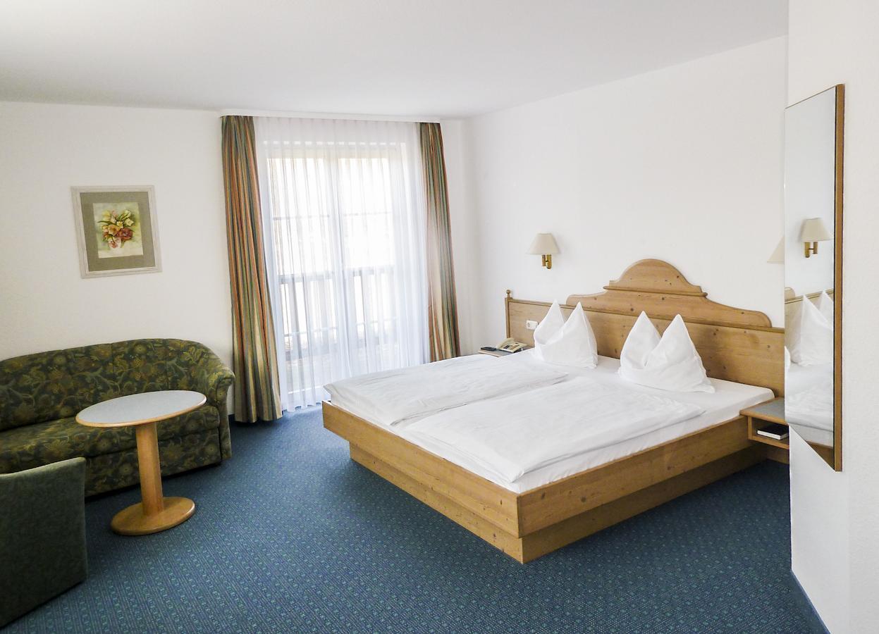 Hotel Zur Werra ชมาลค์คาลเดิน ภายนอก รูปภาพ