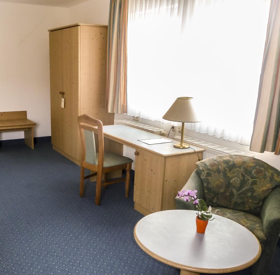 Hotel Zur Werra ชมาลค์คาลเดิน ภายนอก รูปภาพ