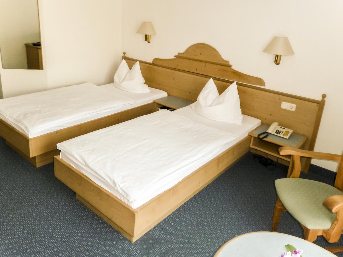 Hotel Zur Werra ชมาลค์คาลเดิน ภายนอก รูปภาพ