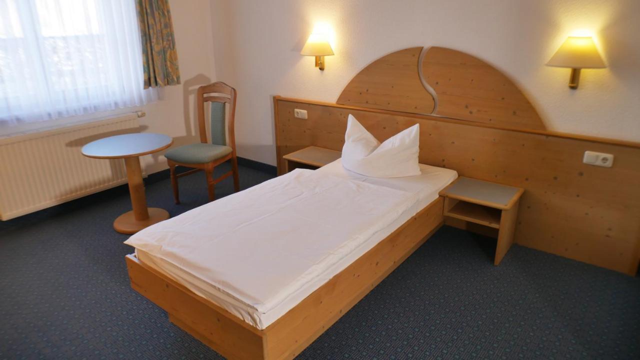 Hotel Zur Werra ชมาลค์คาลเดิน ภายนอก รูปภาพ